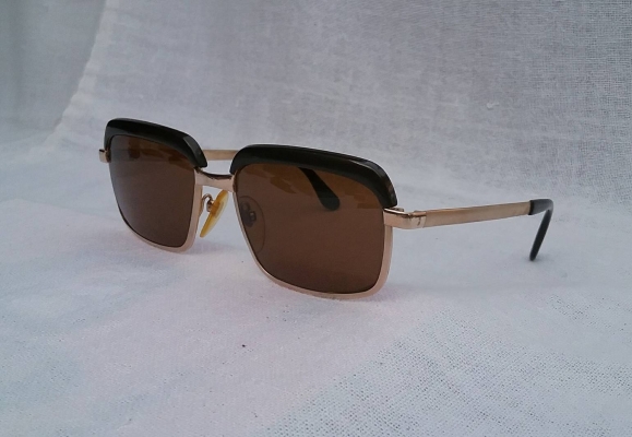 แว่นตาเยอรมันคลับมาสเตอร์ &#039;ทองโกลด์ฟิลด์&#039; (Gold Filled) 12 K สัดส่วนทองคำบริสุทธิ์ 50 \% เ
