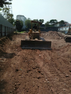 ขาย 165,000 KOMATSU D31-16 สไลร์ 6 ทิศทางเครื่องดี เกียร์แรง รถพร้อมใช้งาน รถอยู่ กทม. 090-772-3710 090-772-3708