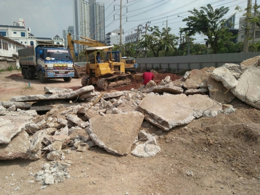 ขาย 165,000 KOMATSU D31-16 สไลร์ 6 ทิศทางเครื่องดี เกียร์แรง รถพร้อมใช้งาน รถอยู่ กทม. 090-772-3710 090-772-3708