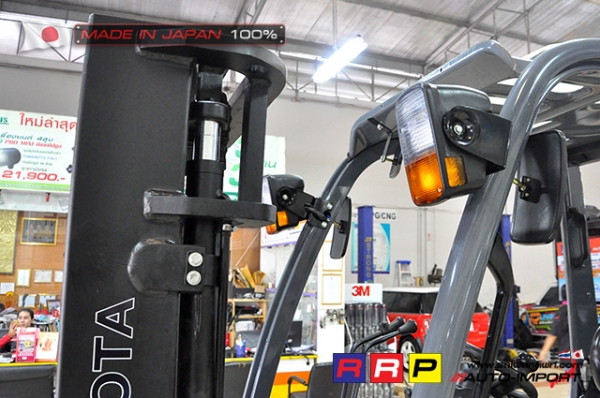 ขายรถโฟล์คลิฟท์มือสอง TOYOTA รุ่น 8FG20-30911 นำเข้าจากประเทศญี่ปุ่น 100\% ไม่เคยใช้งานในไทย