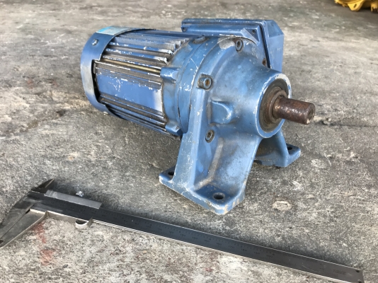 ขายมอเตอร์เกียร์ Cycro drive Sumitomo 1/3HP. 380V อัตราทด 1:21 made in Japan เพลาออกประมาณ 70รอบต่อนาที สภาพสวย หมุนนิ่ม พร้อมใช้งาน