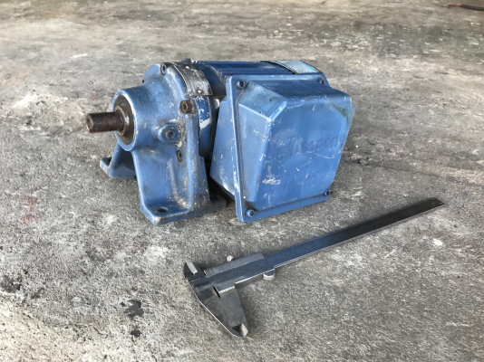 ขายมอเตอร์เกียร์ Cycro drive Sumitomo 1/3HP. 380V อัตราทด 1:21 made in Japan เพลาออกประมาณ 70รอบต่อนาที สภาพสวย หมุนนิ่ม พร้อมใช้งาน