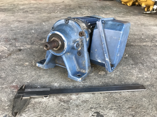 ขายมอเตอร์เกียร์ Cycro drive Sumitomo 1/3HP. 380V อัตราทด 1:21 made in Japan เพลาออกประมาณ 70รอบต่อนาที สภาพสวย หมุนนิ่ม พร้อมใช้งาน