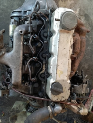 เครื่องพร้อมเกียร์นิสสัน TD25 พร้อมใช้งาน