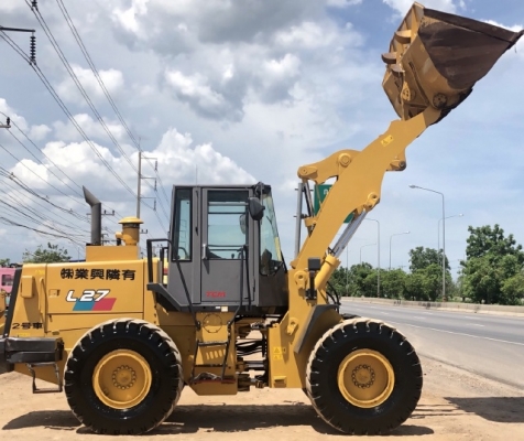 ขายรถตักล้อยาง TCM L27 (เทียบเท่า WA300) นำเข้าเองจากญี่ปุ่น สภาพสวยพร้อมใช้ มีVDOการทำงานครับ