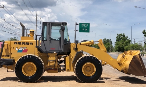 ขายรถตักล้อยาง TCM L27 (เทียบเท่า WA300) นำเข้าเองจากญี่ปุ่น สภาพสวยพร้อมใช้ มีVDOการทำงานครับ