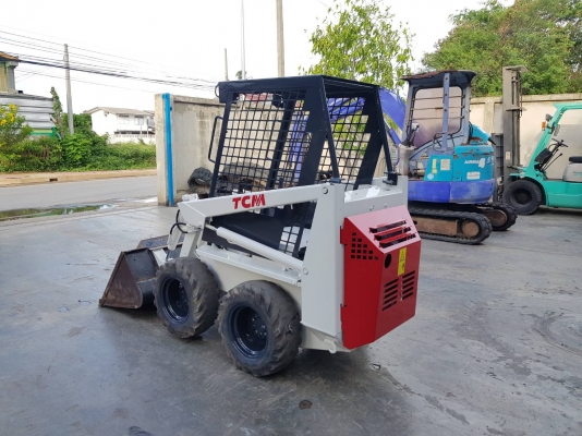 รถตักเล็ก TCM 343 รุ่นbobcat  ใช้งานเพียง900ชั่วโมง ใช้งานสำหรับพื้นที่แคบ ขับง่าย สามารถหมุนรอบตัวเอง360องศา ใช้ในฟาร์มวัว ฟาร์มหมู ตักมูลสัตว์ทดแทนแรงงานและประหยัดเวลา ราคา180,000บาท สนใจติดต่อ โทรและไลน์ 083-4355829, 092-9938255 หรือติดต่อสอบถามได