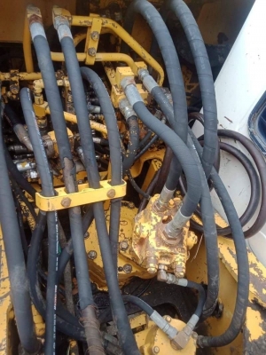 ขาย 780,000 KOMATSU pc 120-5 สวยเดิมๆ  เครื่องดี ปั้มแรง ช่วงล่างสวย คอนโทนสั้น ตัวเดินใหญ่ อาร์มพิเศษ ไฟฟ้าครบระบบเต็ม เอกสารอินวอย รถสวยพร้อมใช้ รถอยู่ ปทุมธานี 064-191-1112