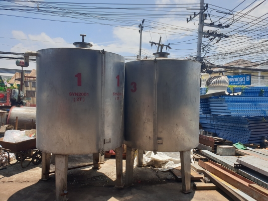 ขายถังสแตนเลส 3ลูก ผิวหนา ความจุประมาณ2600 ลิตร สภาพดี