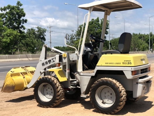 ขายรถตักล้อยาง KOMATSU WA20-2  นำเข้าเองจากญี่ปุ่น สภาพสวยพร้อมใช้ มีVDOการทำงานครับ