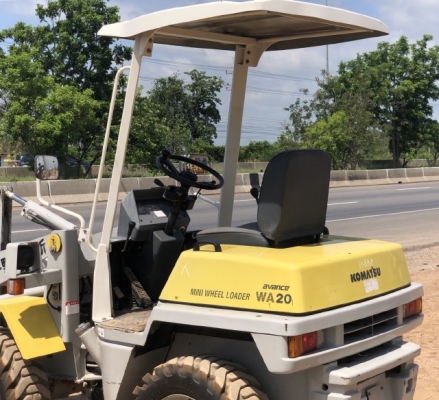 ขายรถตักล้อยาง KOMATSU WA20-2  นำเข้าเองจากญี่ปุ่น สภาพสวยพร้อมใช้ มีVDOการทำงานครับ