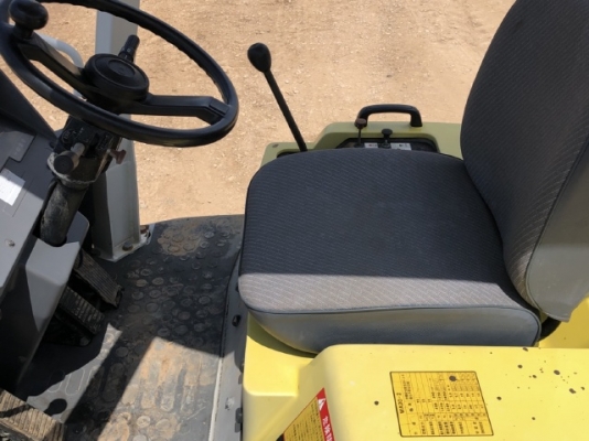 ขายรถตักล้อยาง KOMATSU WA20-2  นำเข้าเองจากญี่ปุ่น สภาพสวยพร้อมใช้ มีVDOการทำงานครับ