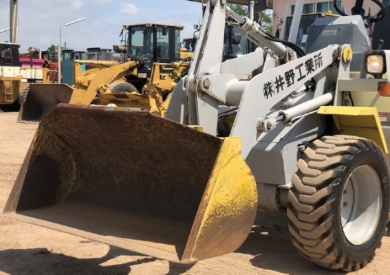 ขายรถตักล้อยาง KOMATSU WA20-2  นำเข้าเองจากญี่ปุ่น สภาพสวยพร้อมใช้ มีVDOการทำงานครับ