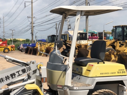 ขายรถตักล้อยาง KOMATSU WA20-2  นำเข้าเองจากญี่ปุ่น สภาพสวยพร้อมใช้ มีVDOการทำงานครับ