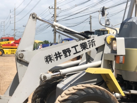 ขายรถตักล้อยาง KOMATSU WA20-2  นำเข้าเองจากญี่ปุ่น สภาพสวยพร้อมใช้ มีVDOการทำงานครับ