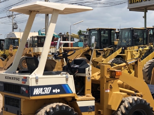 ขายรถตักล้อยาง KOMATSU WA30-2 นำเข้าเองจากญี่ปุ่น สภาพสวยพร้อมใช้ มีVDOการทำงานครับ