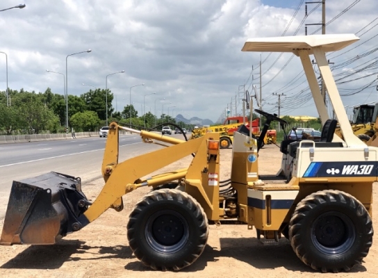 ขายรถตักล้อยาง KOMATSU WA30-2 นำเข้าเองจากญี่ปุ่น สภาพสวยพร้อมใช้ มีVDOการทำงานครับ