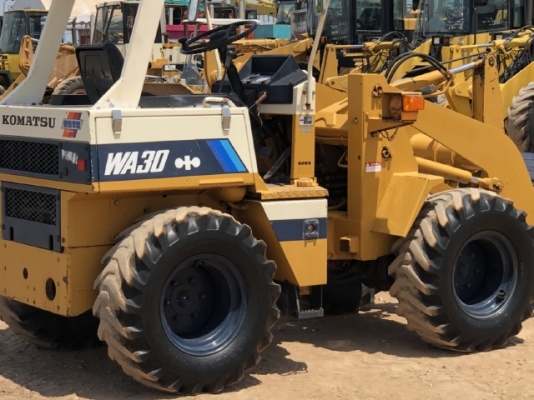 ขายรถตักล้อยาง KOMATSU WA30-2 นำเข้าเองจากญี่ปุ่น สภาพสวยพร้อมใช้ มีVDOการทำงานครับ
