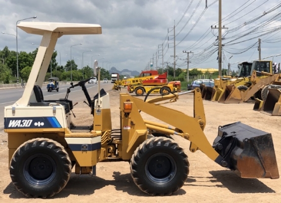 ขายรถตักล้อยาง KOMATSU WA30-2 นำเข้าเองจากญี่ปุ่น สภาพสวยพร้อมใช้ มีVDOการทำงานครับ