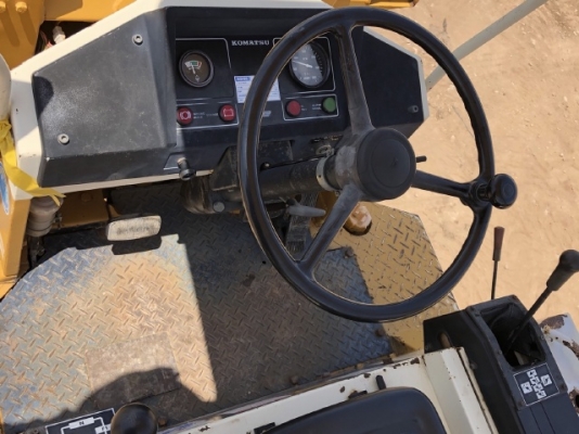 ขายรถตักล้อยาง KOMATSU WA30-2 นำเข้าเองจากญี่ปุ่น สภาพสวยพร้อมใช้ มีVDOการทำงานครับ