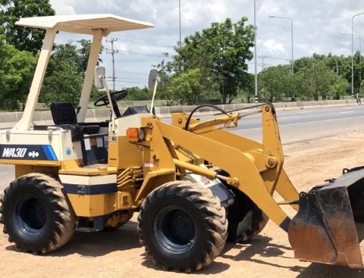ขายรถตักล้อยาง KOMATSU WA30-2 นำเข้าเองจากญี่ปุ่น สภาพสวยพร้อมใช้ มีVDOการทำงานครับ