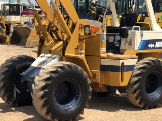 ขายรถตักล้อยาง KOMATSU WA30-2 นำเข้าเองจากญี่ปุ่น สภาพสวยพร้อมใช้ มีVDOการทำงานครับ