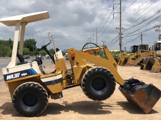 ขายรถตักล้อยาง KOMATSU WA30-2 นำเข้าเองจากญี่ปุ่น สภาพสวยพร้อมใช้ มีVDOการทำงานครับ