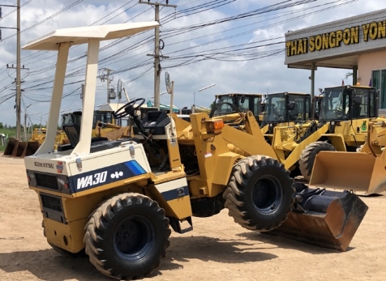 ขายรถตักล้อยาง KOMATSU WA30-2 นำเข้าเองจากญี่ปุ่น สภาพสวยพร้อมใช้ มีVDOการทำงานครับ