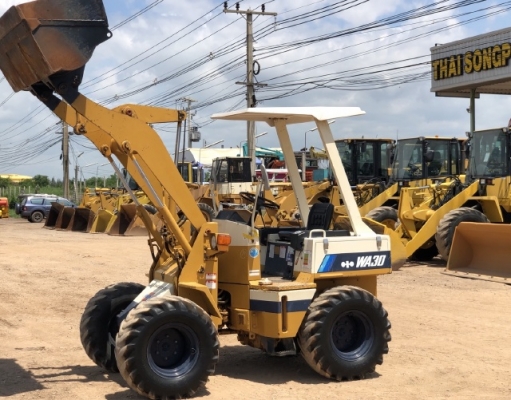 ขายรถตักล้อยาง KOMATSU WA30-2 นำเข้าเองจากญี่ปุ่น สภาพสวยพร้อมใช้ มีVDOการทำงานครับ