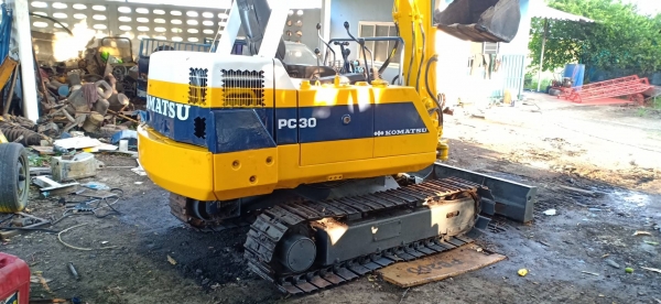 ขายด่วนครับ PC30-6เตรื่อง อิเซกิ ขายด่วนครับ PC30-6เตรื่อง อิเซกิ