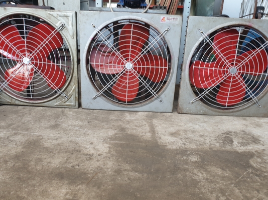ขายพัดลมอุตสาหกรรมไฟบ้าน หน้า70ซม มีหลายตัว ตัวละ2,000บาท ใช้งานได้ทุกตัว