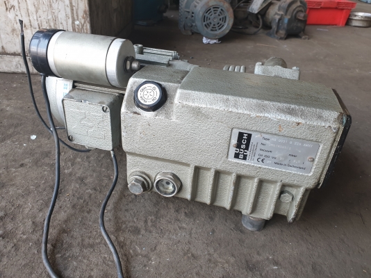 ขายปั๊มสูญญากาศ vacuum pump สภาพดีใช้งานได้เลย มี2ตัว ตัวละ3,000บาท