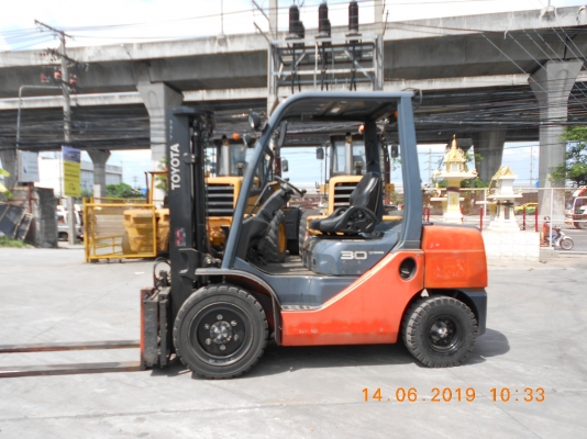 ขายจ้า รถสวยๆราคาถูก TOYOTA 8FD30 เสา3เมตร