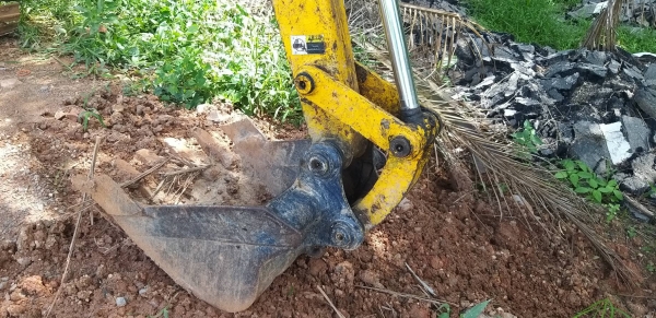 ขาย KOMATSU PC40-3 สภาพพร้อมใช้ราคา 170,000 ขาย KOMATSU PC40-3 สภาพพร้อมใช้ราคา 170,000
