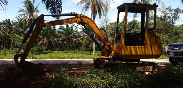 ขาย KOMATSU PC40-3 สภาพพร้อมใช้ราคา 170,000