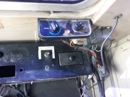 Komatsu PC60-5สภาพสวยเดิมๆ เครื่องดีปั้มแรงลูกเล่นครบ มีแอร์โซ่เฟรมหนา ใบแทรค45CM Komatsu PC60-5สภาพสวยเดิมๆ เครื่องดีปั้มแรงลูกเล่นครบ มีแอร์โซ่เฟรมหนา ใบแทรค45CM