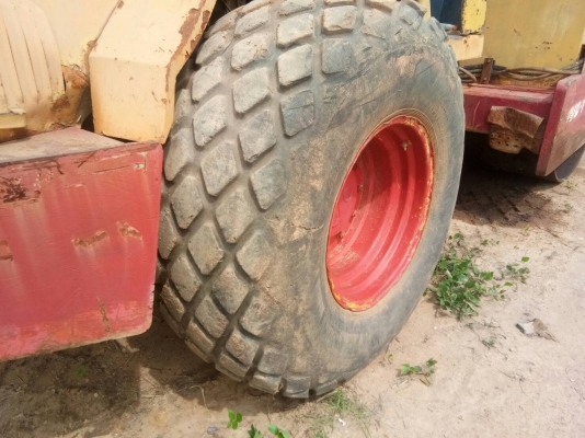 มีVDOขายรถบดไดนาแพค 2 คัน 10 ตันสั่นสะเทือนเพลาเดี่ยวมีเล่มทะเบียน 1 คันเอกสารซื้อขาย 1 คันราคาคันละ 350,000 เท่ากัน