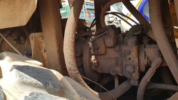 มีVDOขายรถบดไดนาแพค 2 คัน 10 ตันสั่นสะเทือนเพลาเดี่ยวมีเล่มทะเบียน 1 คันเอกสารซื้อขาย 1 คันราคาคันละ 350,000 เท่ากัน