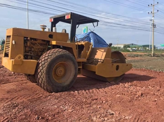 มีVDOขายรถบดไดนาแพค 2 คัน 10 ตันสั่นสะเทือนเพลาเดี่ยวมีเล่มทะเบียน 1 คันเอกสารซื้อขาย 1 คันราคาคันละ 350,000 เท่ากัน