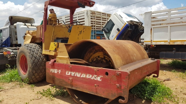 มีVDOขายรถบดไดนาแพค 2 คัน 10 ตันสั่นสะเทือนเพลาเดี่ยวมีเล่มทะเบียน 1 คันเอกสารซื้อขาย 1 คันราคาคันละ 350,000 เท่ากัน