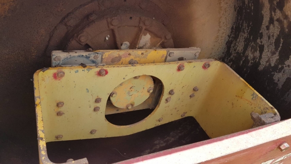 ขายรถบดไดนาแพค 2 คัน 10 ตันสั่นสะเทือนเพลาเดี่ยวมีเล่มทะเบียน 1 คันเอกสารซื้อขาย 1 คันราคาคันละ 350,000 เท่ากัน