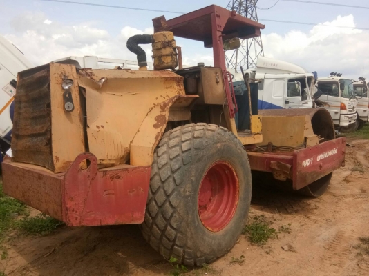 ขายรถบดไดนาแพค 2 คัน 10 ตันสั่นสะเทือนเพลาเดี่ยวมีเล่มทะเบียน 1 คันเอกสารซื้อขาย 1 คันราคาคันละ 350,000 เท่ากัน