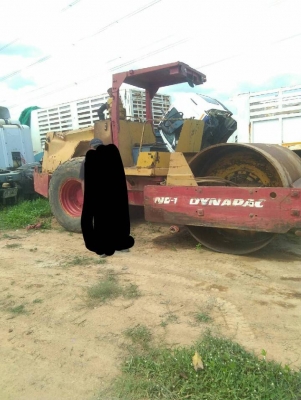 ขายรถบดไดนาแพค 2 คัน 10 ตันสั่นสะเทือนเพลาเดี่ยวมีเล่มทะเบียน 1 คันเอกสารซื้อขาย 1 คันราคาคันละ 350,000 เท่ากัน