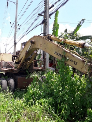 ขายรถแบคโฮ KOMATSU PW120-3 ราคา 180000
