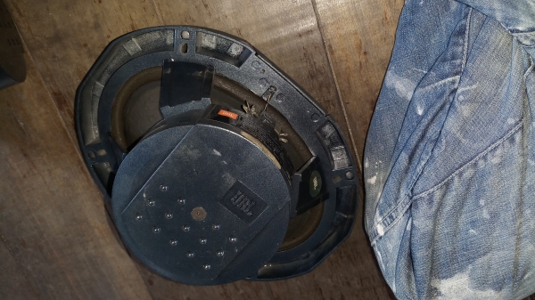 ลําโพงสามทางjbl