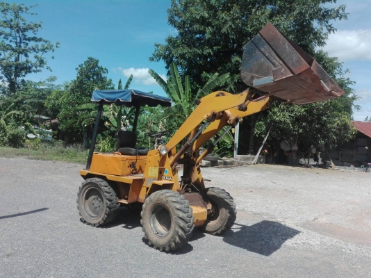 รถตักล้อยางCTM808A เอวออน รถสวย เก่านอก ใช้งานเมืองไทยได้ไหมนาน สนใจโทร 098-635-9769