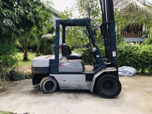 รถฟอร์คลิฟต์ KOMATSU 2.5 ตัน ราคา 189,000 บาท