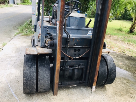 รถฟอร์คลิฟต์ KOMATSU 2.5 ตัน ราคา 189,000 บาท รถฟอร์คลิฟต์ KOMATSU 2.5 ตัน ราคา 189,000 บาท