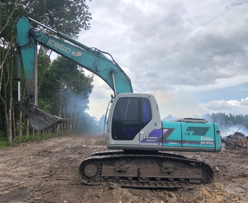 ขายรถแบคโฮ KOBELCO SK200 YN10 แอร์ไฟฟ้าเล่มทะเบียนพร้อม สนใจโทร 081-970-1072