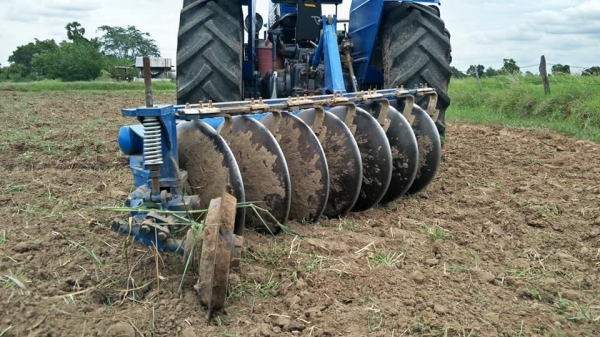 ขายผาน7ป.เสรี สภาพนางฟ้า เพิ่งใช้งานฤดูกาลนี้ (ขายเพราะจะเปลี่ยนเป็นผาน8)  ของอยู่โคราช 0856390132